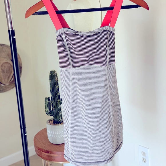 Lululemon Athletica Run: Catch me tank Tonka stripe size 2 - Picture 2 of 10
